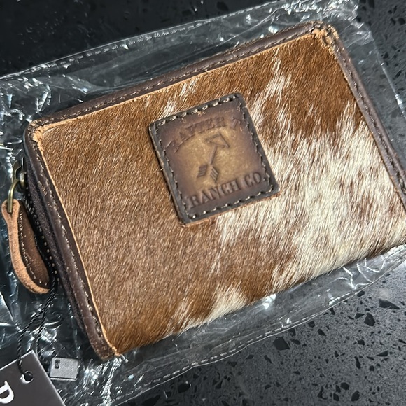 Cowhide Wallet - Picture 2 of 4